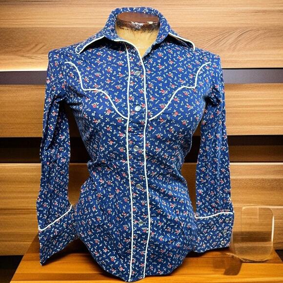 Sundance Tops - VINTAGE 70s Western Pearl Snap Womens Size 0 Blue Floral Cowgirl Hippie Retro